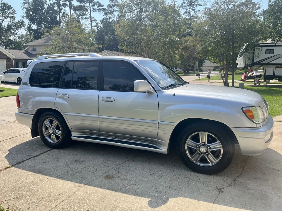 2006 Lexus LX 2nd Gen - Image 5 of 31