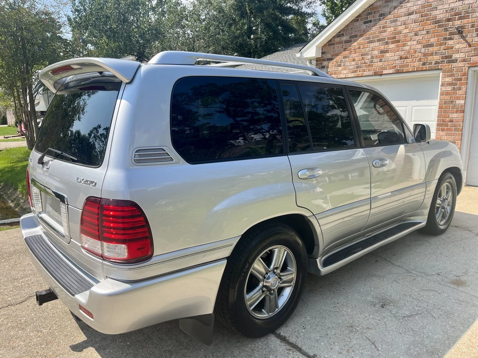 2006 Lexus LX 2nd Gen - Image 4 of 31