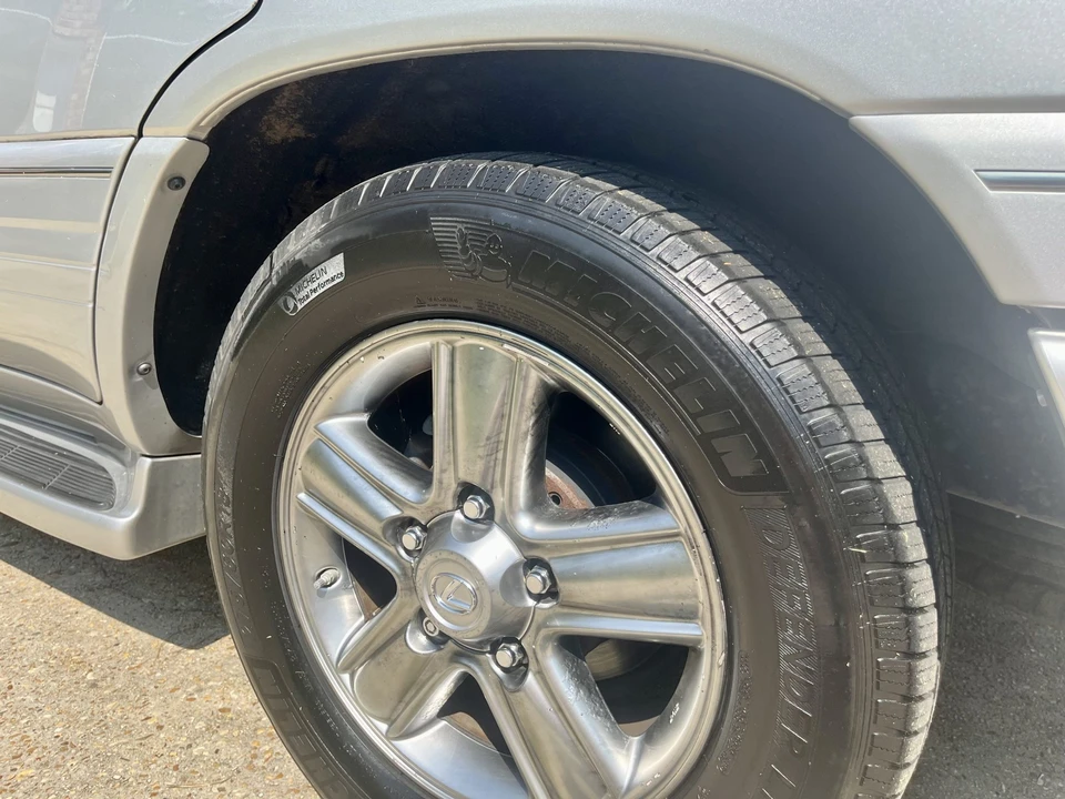 2006 Lexus LX 2nd Gen - Image 14 of 31