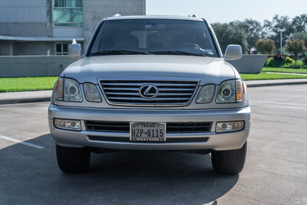 2006 Lexus LX 2nd Gen - Image 9 of 31