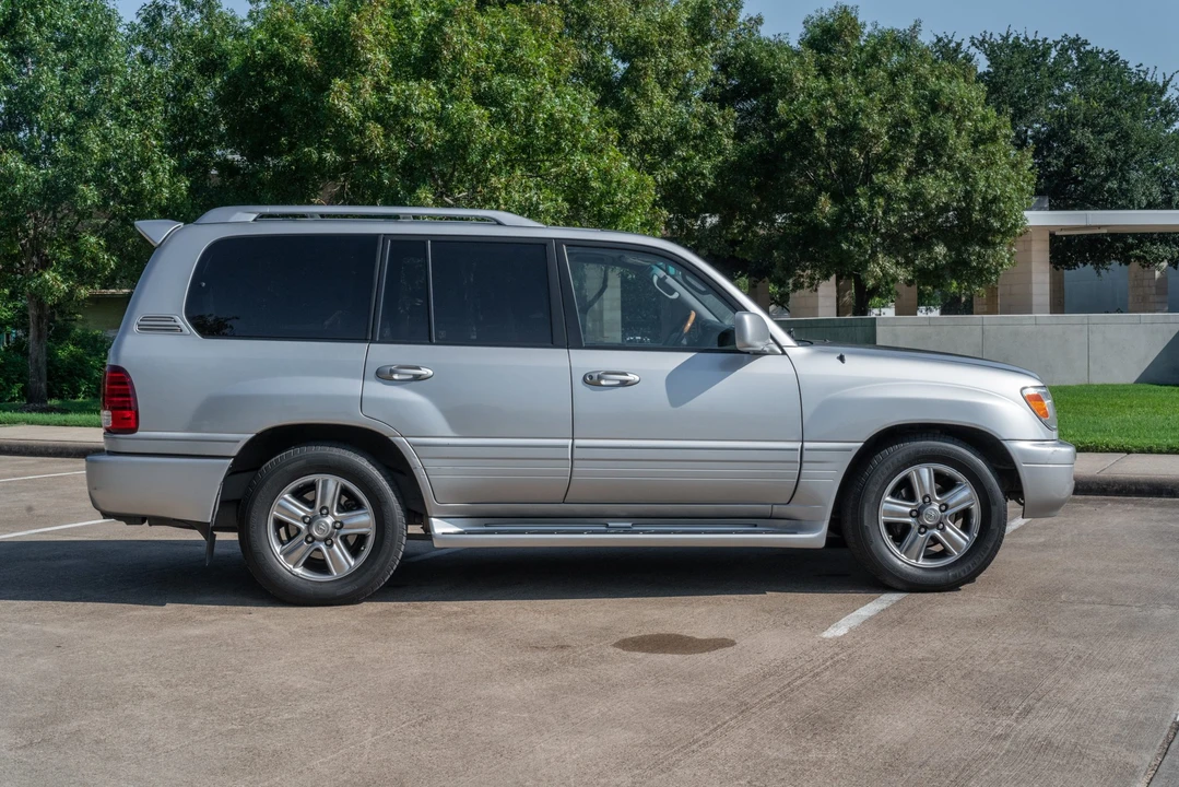 2006 Lexus LX 2nd Gen - Image 7 of 31