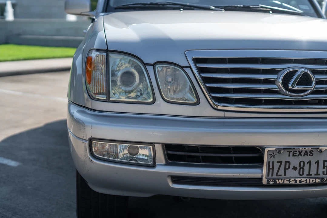 2006 Lexus LX 2nd Gen - Image 11 of 31