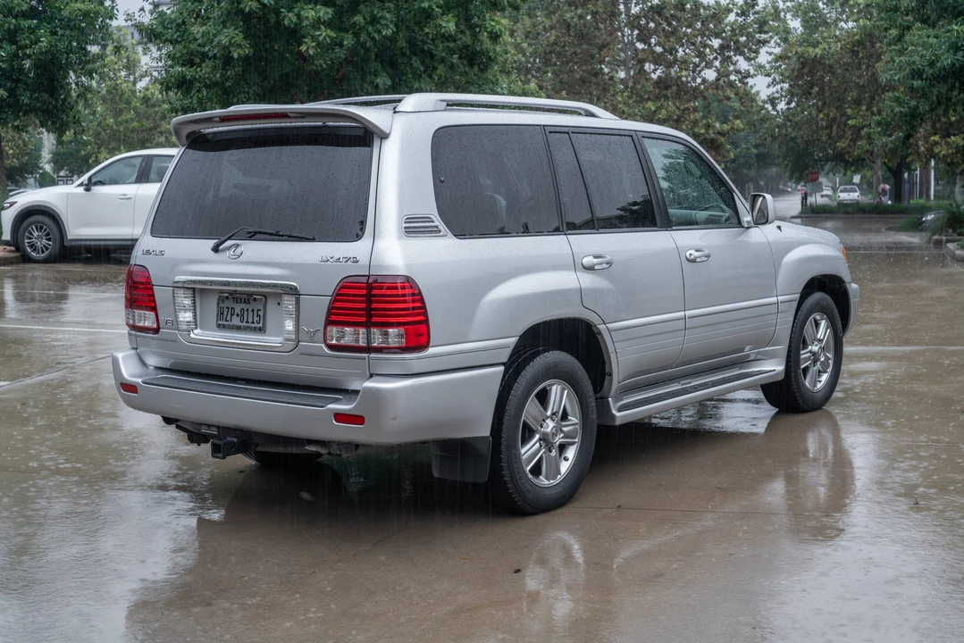 2006 Lexus LX 2nd Gen - Image 6 of 31