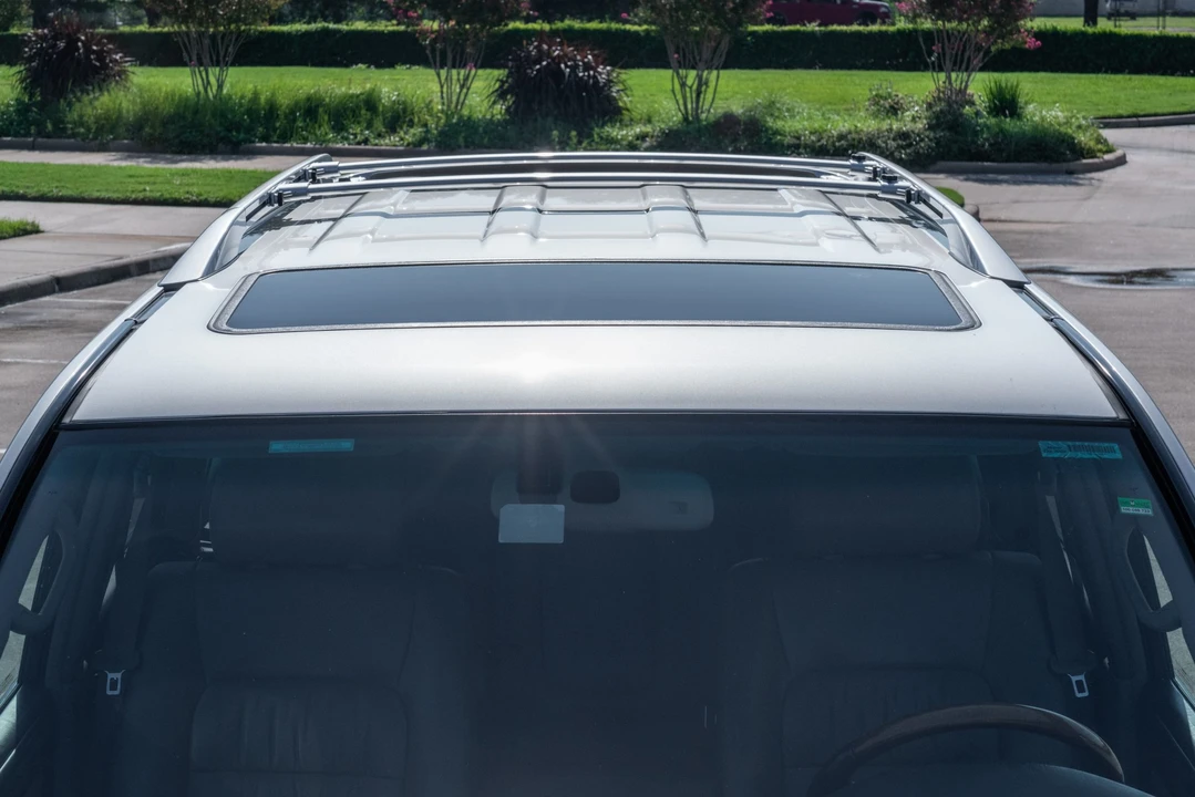 2006 Lexus LX 2nd Gen - Image 25 of 31