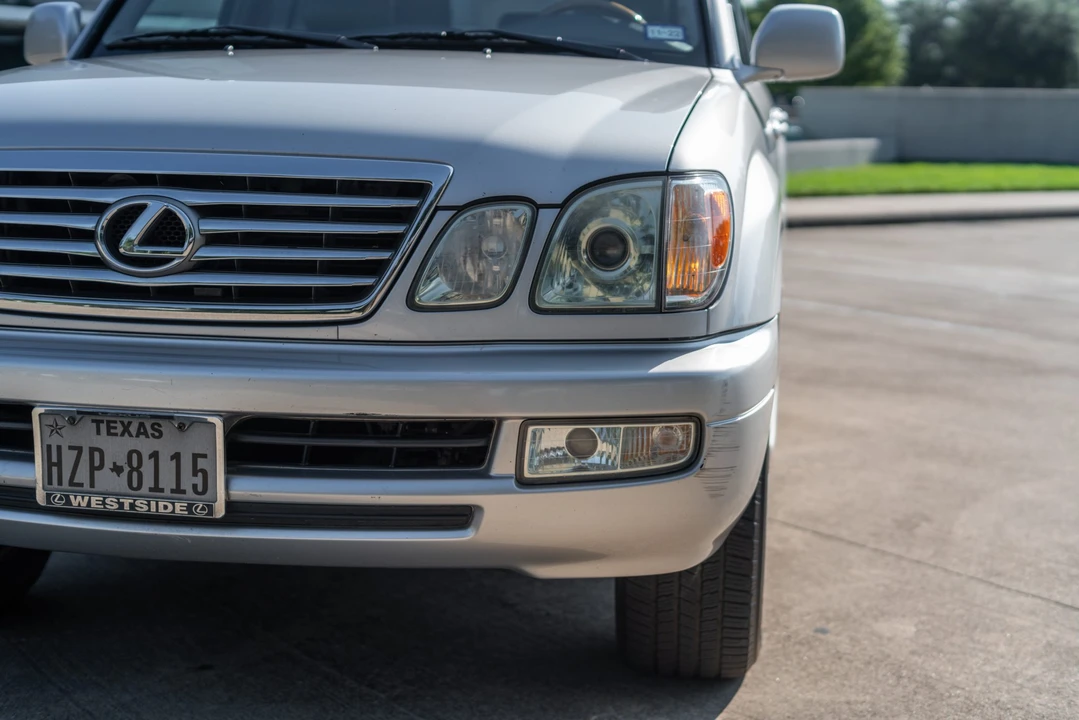2006 Lexus LX 2nd Gen - Image 12 of 31