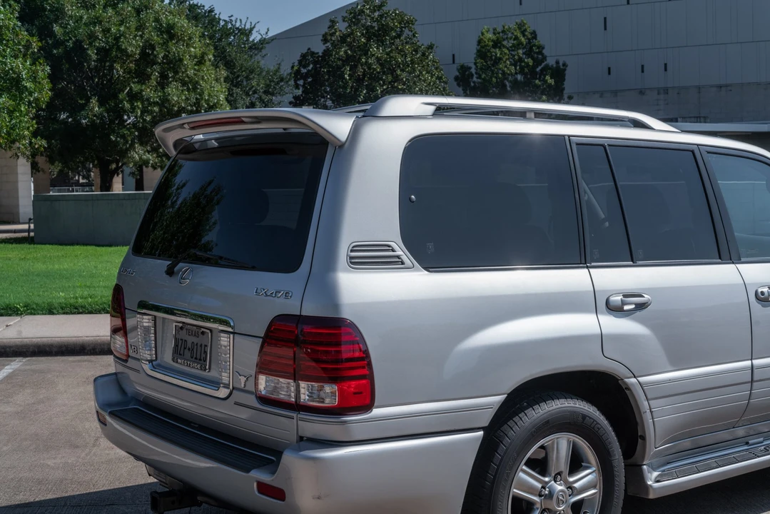 2006 Lexus LX 2nd Gen - Image 19 of 31