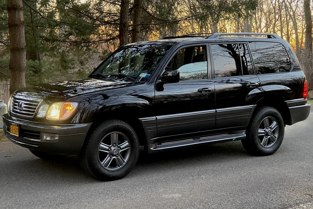 2006 Lexus LX 2nd Gen - Image 7 of 31