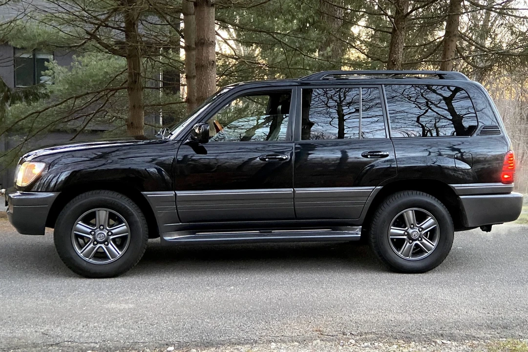 2006 Lexus LX 2nd Gen - Image 8 of 31
