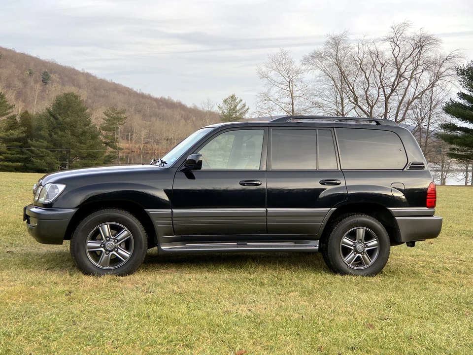 2006 Lexus LX 2nd Gen - Image 17 of 31