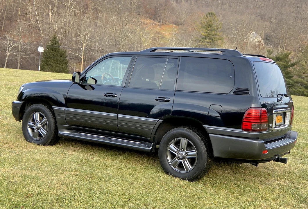 2006 Lexus LX 2nd Gen - Image 18 of 31