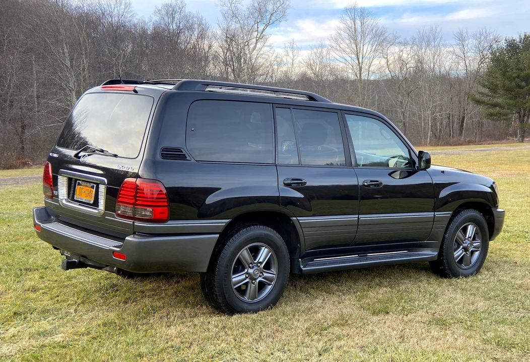 2006 Lexus LX 2nd Gen - Image 19 of 31
