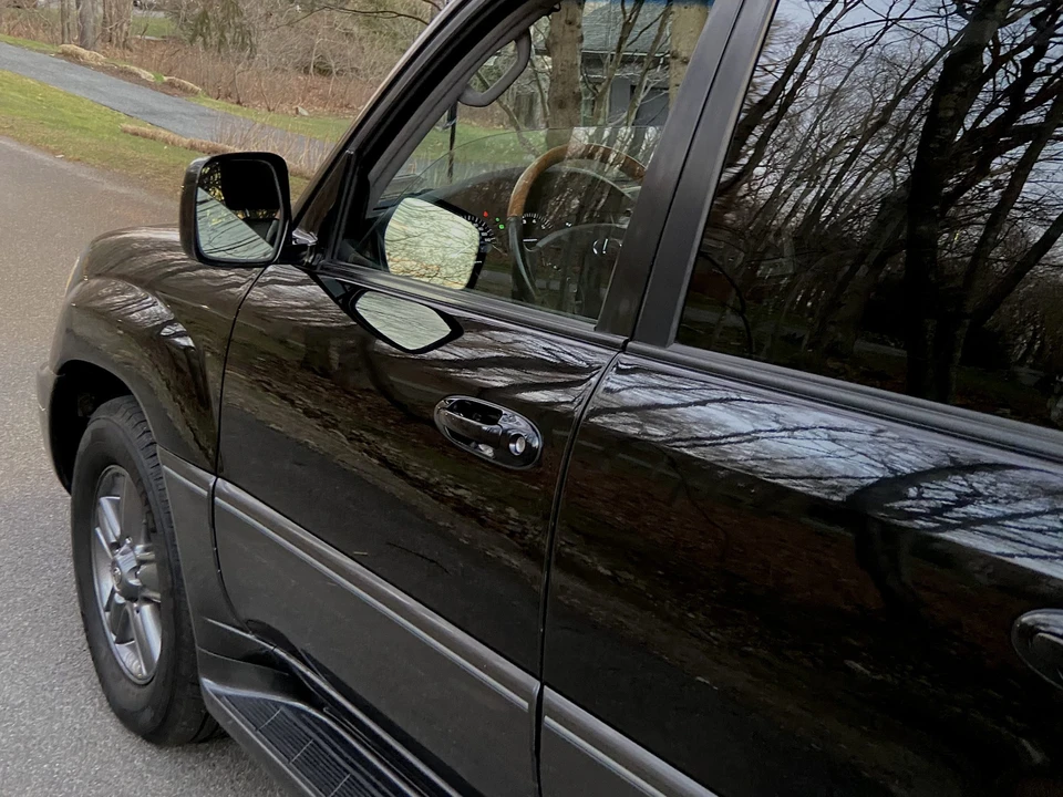 2006 Lexus LX 2nd Gen - Image 29 of 31