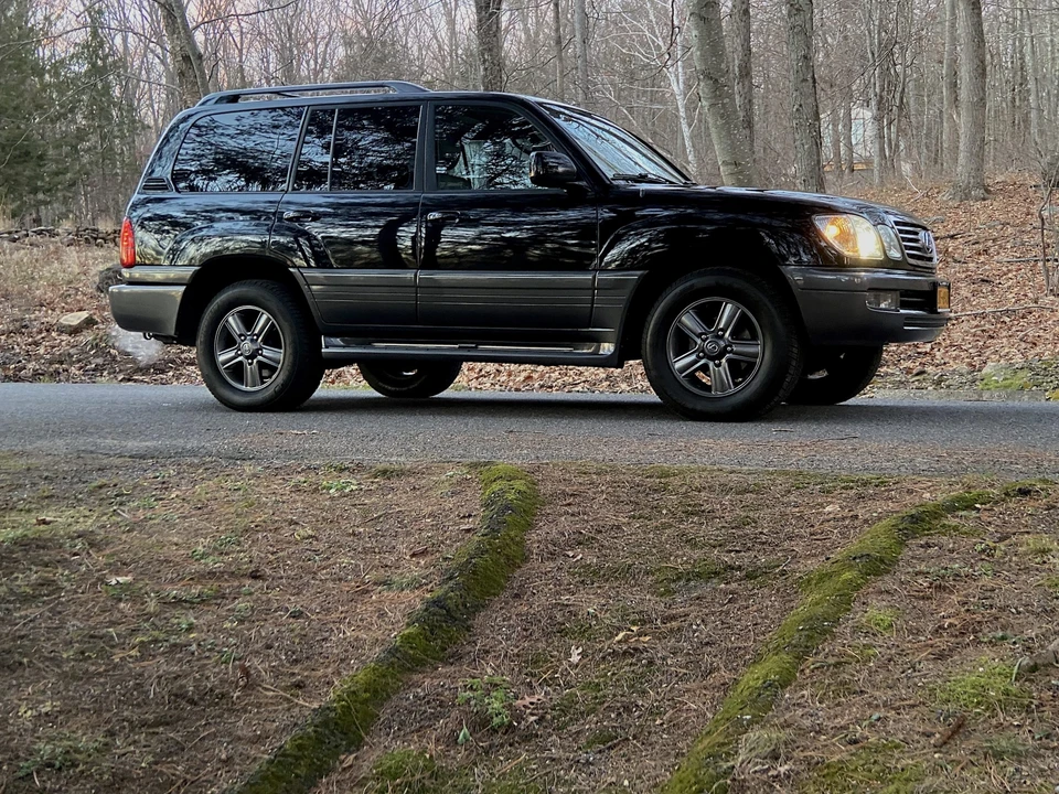 2006 Lexus LX 2nd Gen - Image 13 of 31