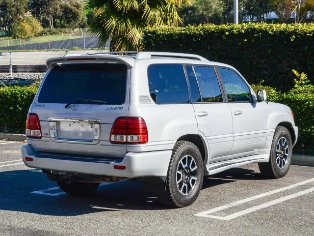 2006 Lexus LX 2nd Gen - Image 3 of 31