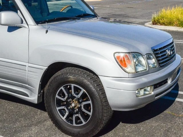 2006 Lexus LX 2nd Gen - Image 11 of 31