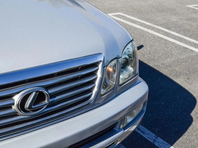 2006 Lexus LX 2nd Gen - Image 12 of 31