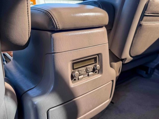 2006 Lexus LX 2nd Gen - Image 21 of 31