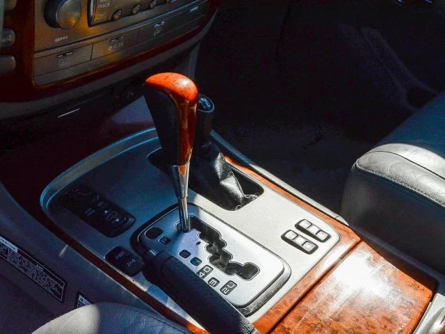 2006 Lexus LX 2nd Gen - Image 22 of 31