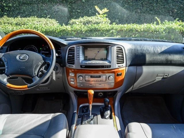 2006 Lexus LX 2nd Gen - Image 13 of 21