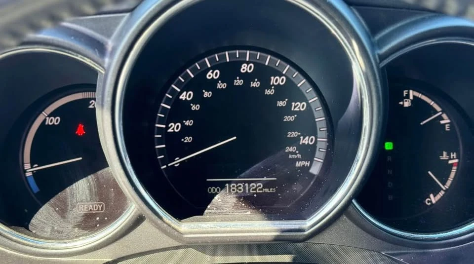 2006 Lexus RX 2nd Gen - Image 11 of 20