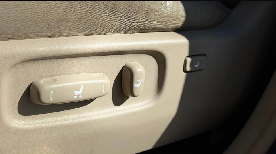 2006 Lexus RX 2nd Gen - Image 19 of 20