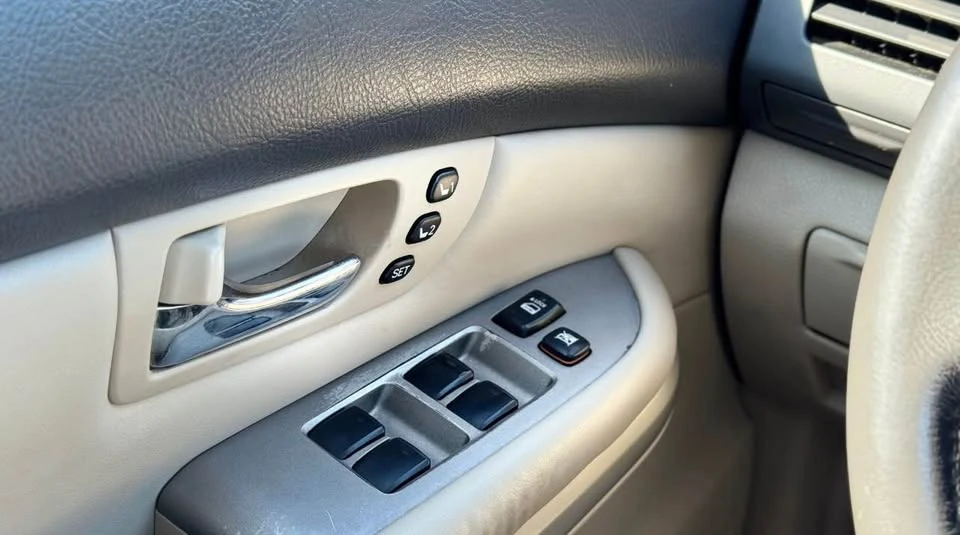 2006 Lexus RX 2nd Gen - Image 18 of 20