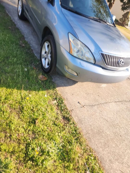 2006 Lexus RX 2nd Gen - Image 3 of 10