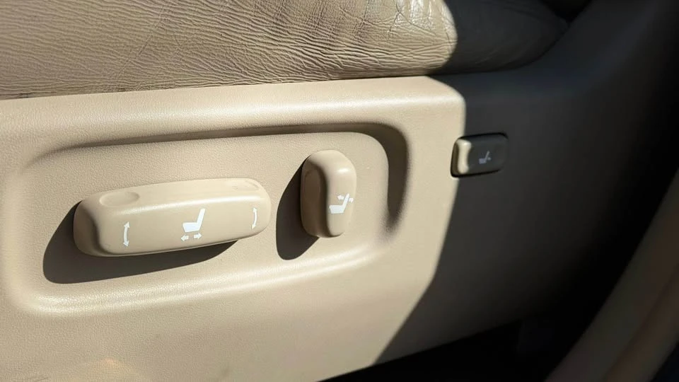 2006 Lexus RX 2nd Gen - Image 12 of 18