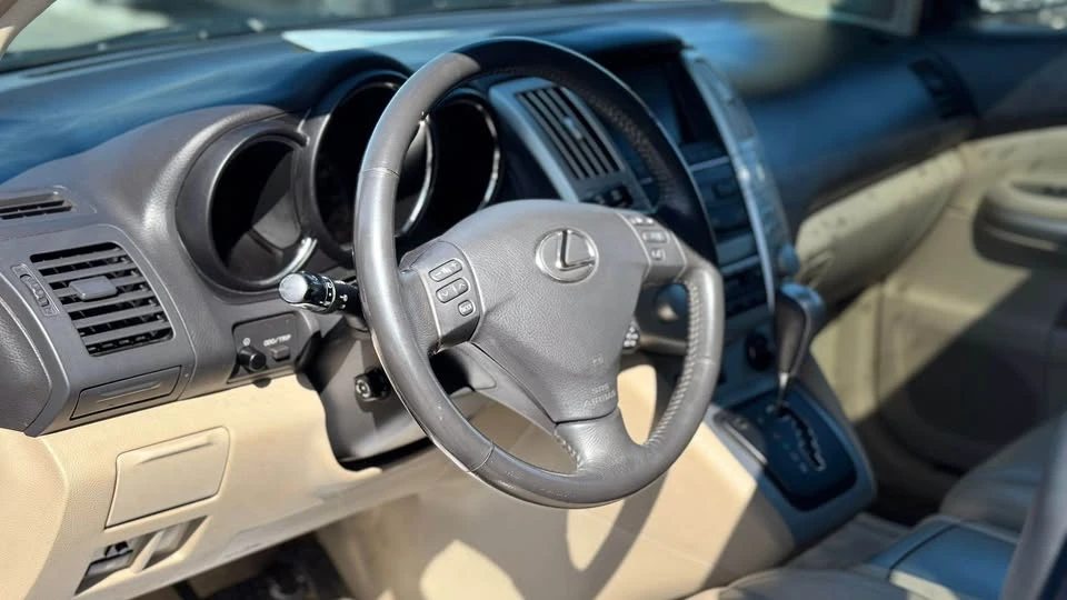 2006 Lexus RX 2nd Gen - Image 9 of 18