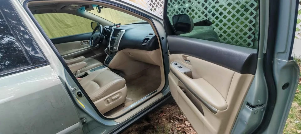 2006 Lexus RX 2nd Gen - Image 6 of 10