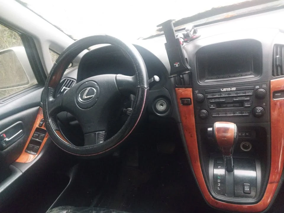 2006 Lexus RX 2nd Gen - Image 7 of 8