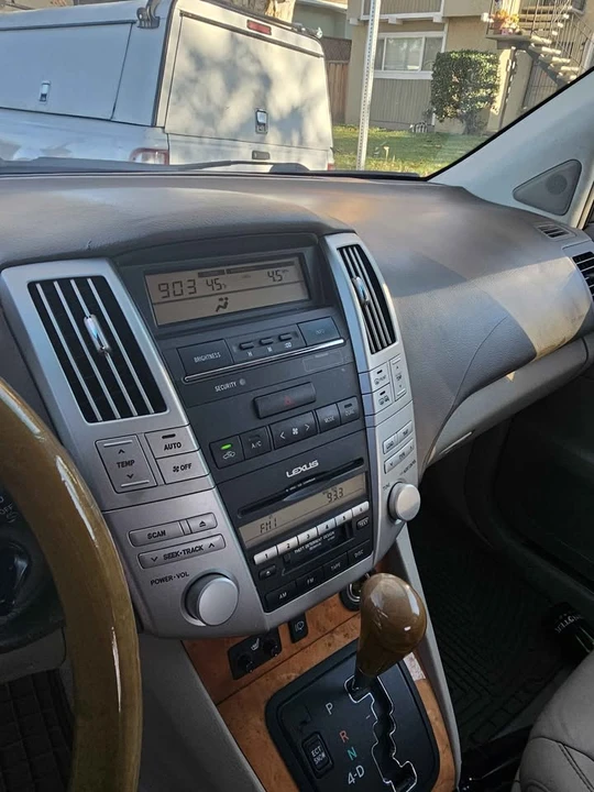 2006 Lexus RX 2nd Gen - Image 6 of 12