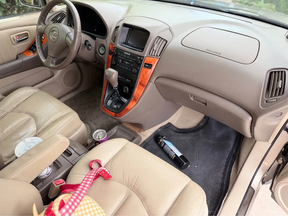 2006 Lexus RX 2nd Gen - Image 7 of 12