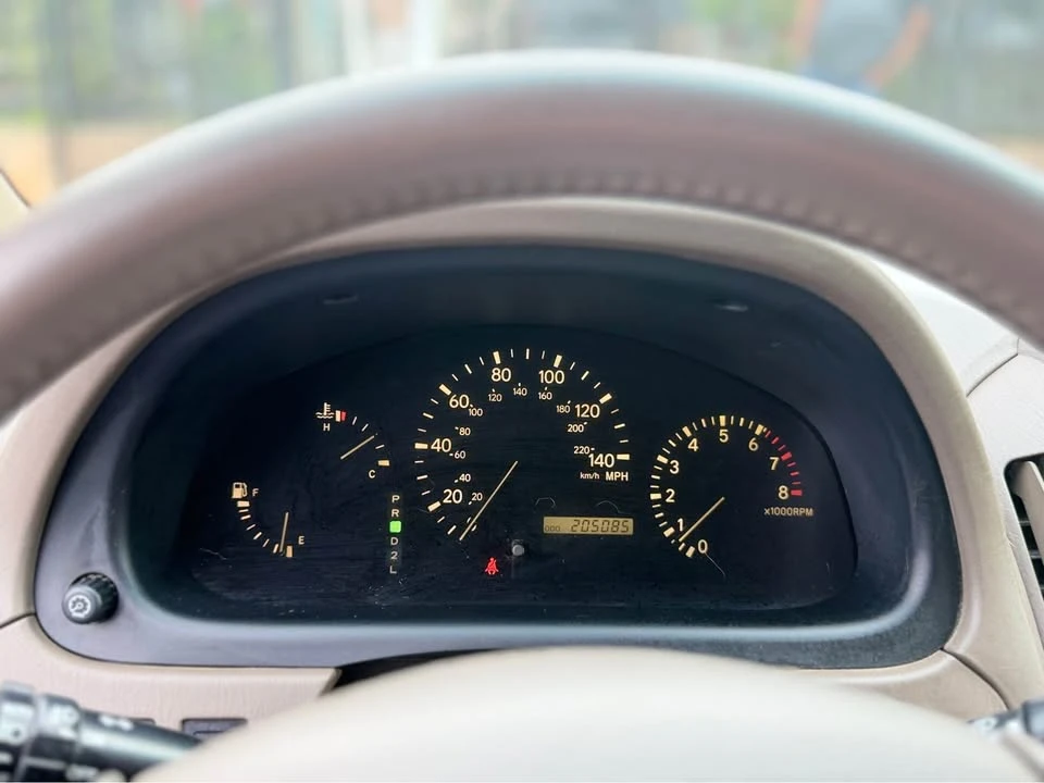 2006 Lexus RX 2nd Gen - Image 10 of 12