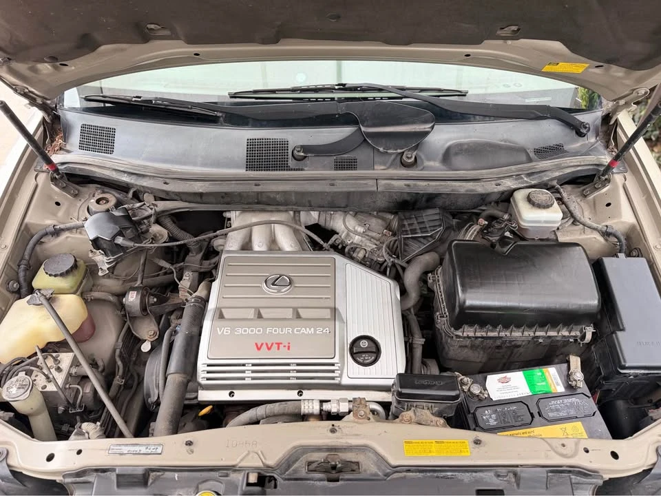 2006 Lexus RX 2nd Gen - Image 9 of 12