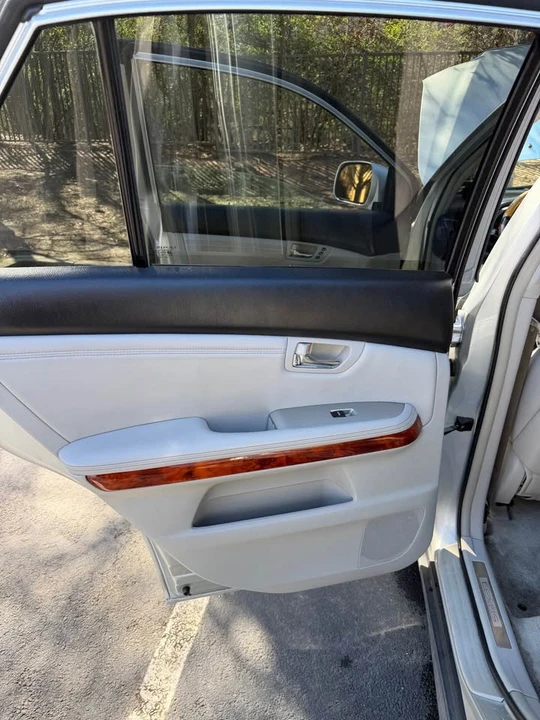 2006 Lexus RX 2nd Gen - Image 7 of 20