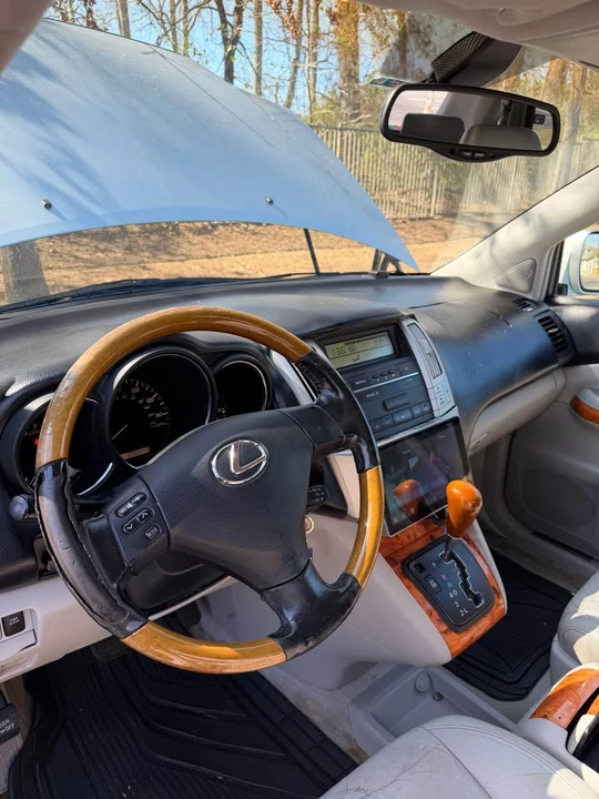 2006 Lexus RX 2nd Gen - Image 10 of 20