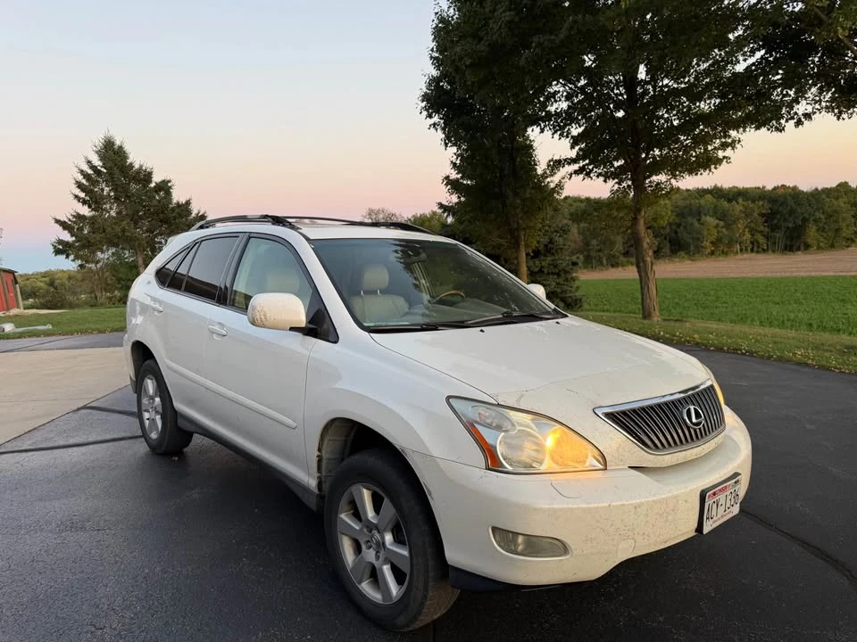2006 Lexus RX 2nd Gen - Image 2 of 10