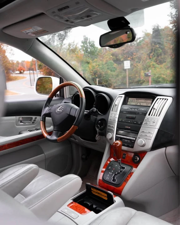 2006 Lexus RX 2nd Gen - Image 5 of 11