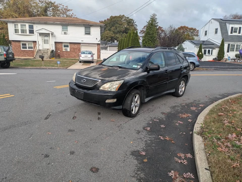 2006 Lexus RX 2nd Gen - Image 2 of 9