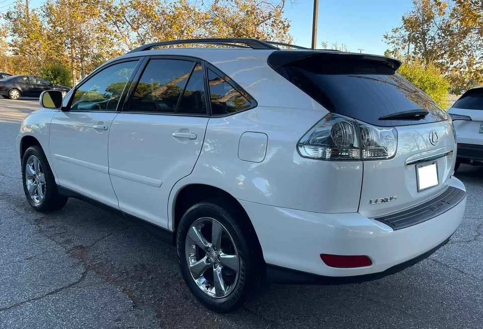 2006 Lexus RX 2nd Gen - Image 3 of 15