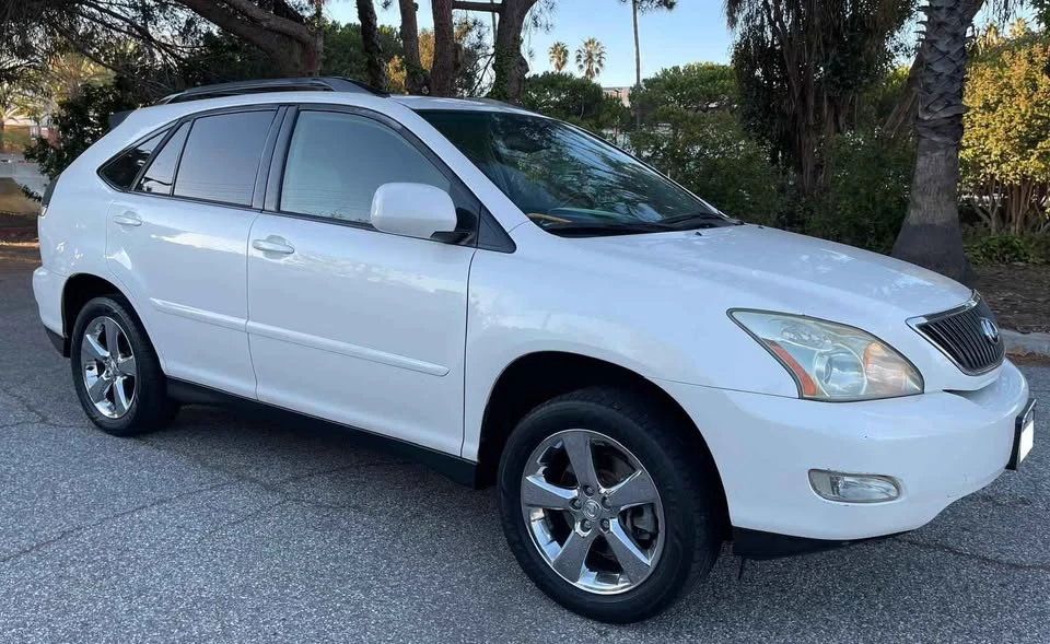 2006 Lexus RX 2nd Gen - Image 2 of 15