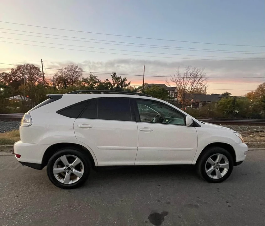 2006 Lexus RX 2nd Gen - Image 3 of 12