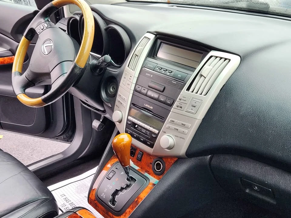 2006 Lexus RX 2nd Gen - Image 10 of 12