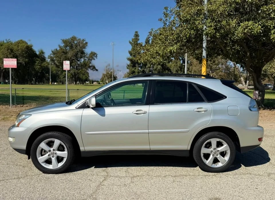 2006 Lexus RX 2nd Gen - Image 2 of 15