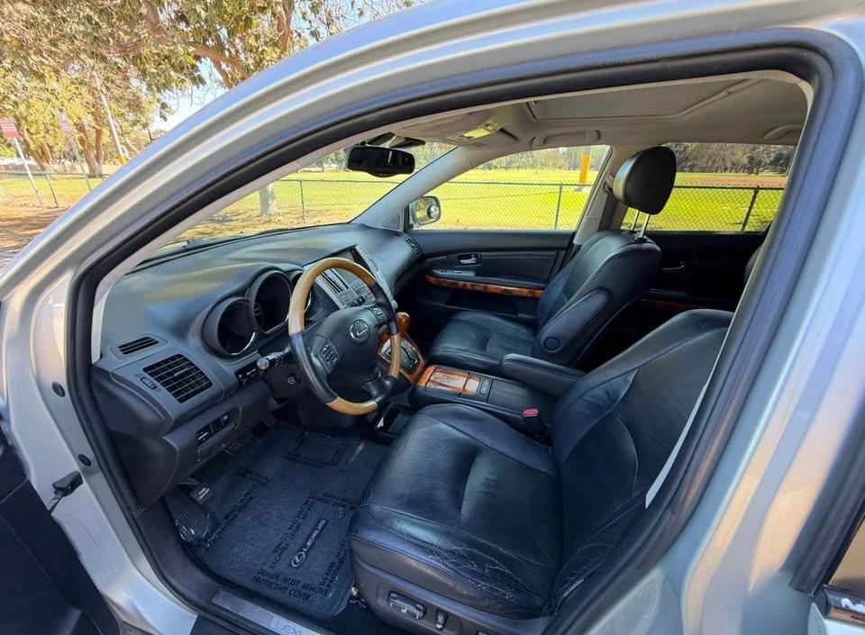 2006 Lexus RX 2nd Gen - Image 9 of 15