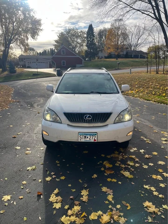 2006 Lexus RX 2nd Gen - Image 2 of 10
