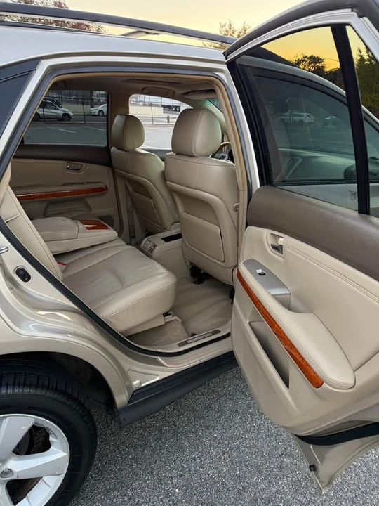2006 Lexus RX 2nd Gen - Image 11 of 20