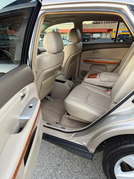 2006 Lexus RX 2nd Gen - Image 9 of 20