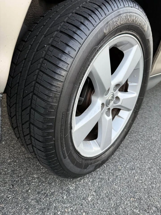 2006 Lexus RX 2nd Gen - Image 16 of 20